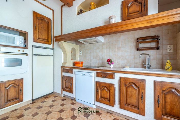 Image No.11-3 Bed House for sale