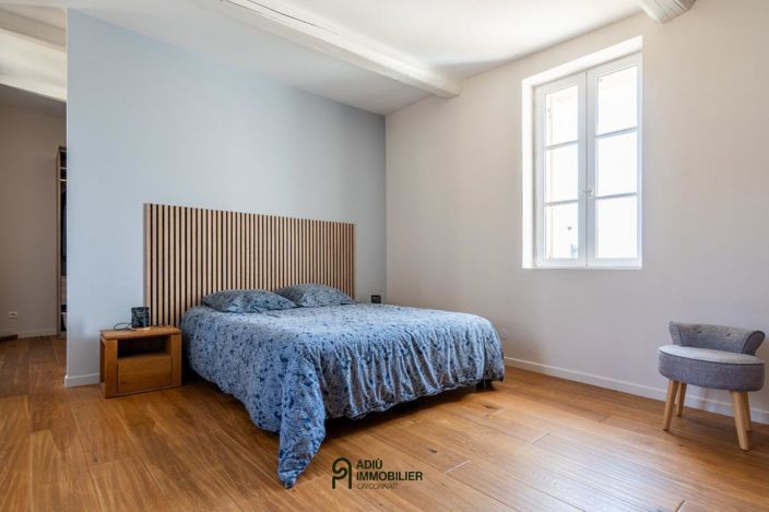 Image No.17-6 Bed House for sale