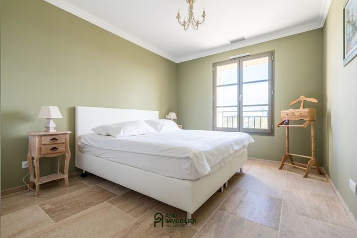 Image No.12-4 Bed House for sale