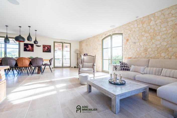 Image No.6-4 Bed House for sale