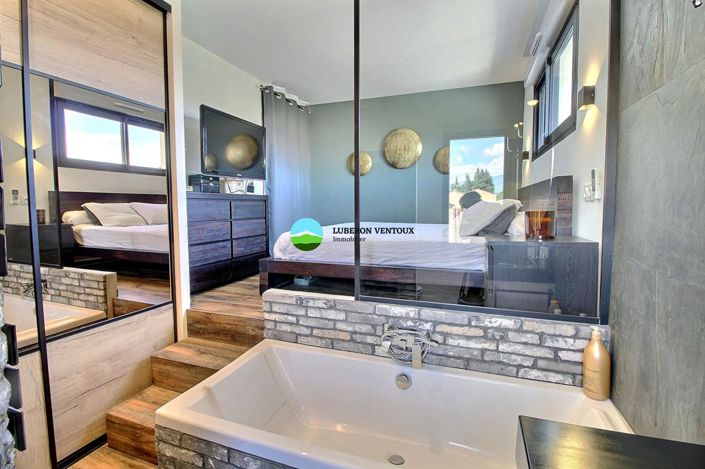 Image No.11-6 Bed House for sale