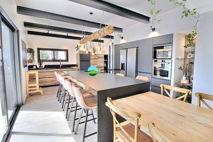 Image No.5-6 Bed House for sale