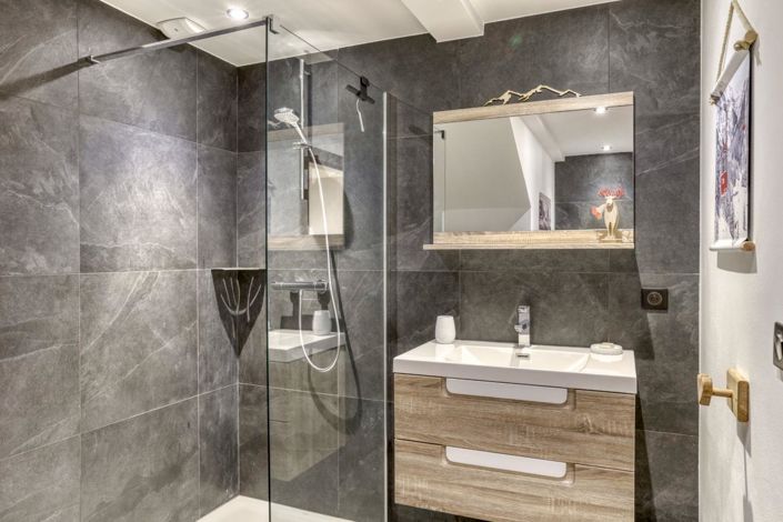 Image No.11-5 Bed Property for sale