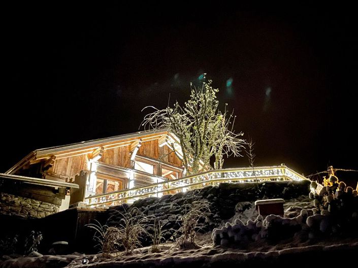 Image No.17-5 Bed Property for sale