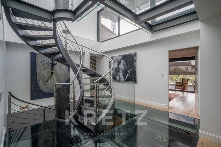 Image No.6-6 Bed Property for sale