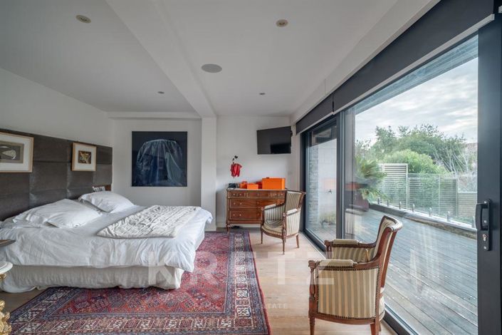 Image No.7-6 Bed Property for sale