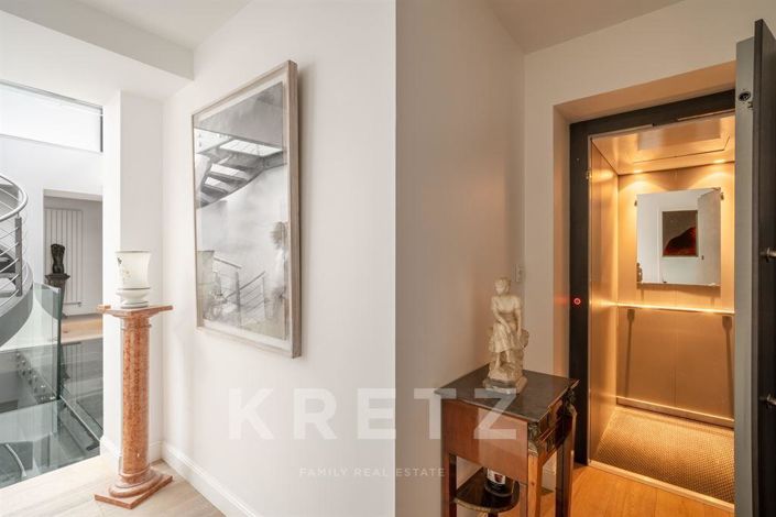 Image No.8-6 Bed Property for sale