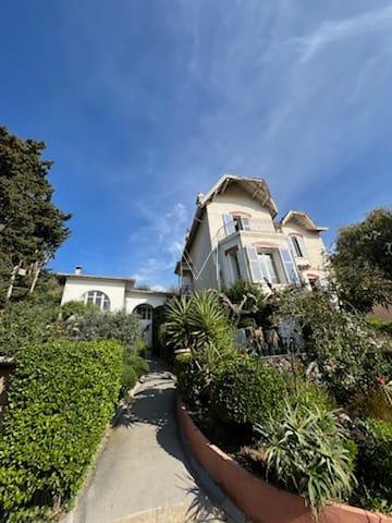 Image No.9-4 Bed House for sale