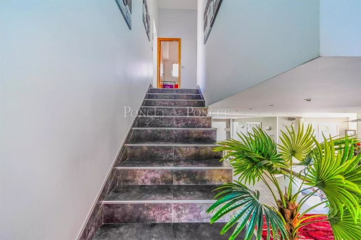 Image No.5-4 Bed House for sale