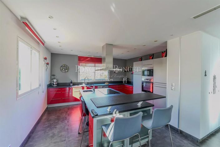 Image No.6-4 Bed House for sale