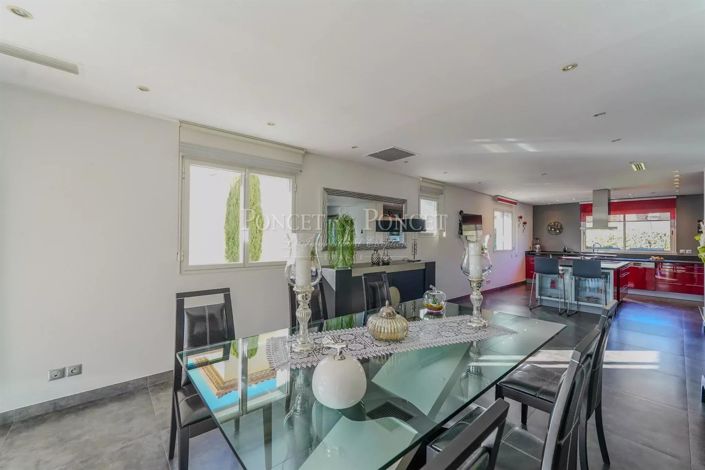 Image No.7-4 Bed House for sale