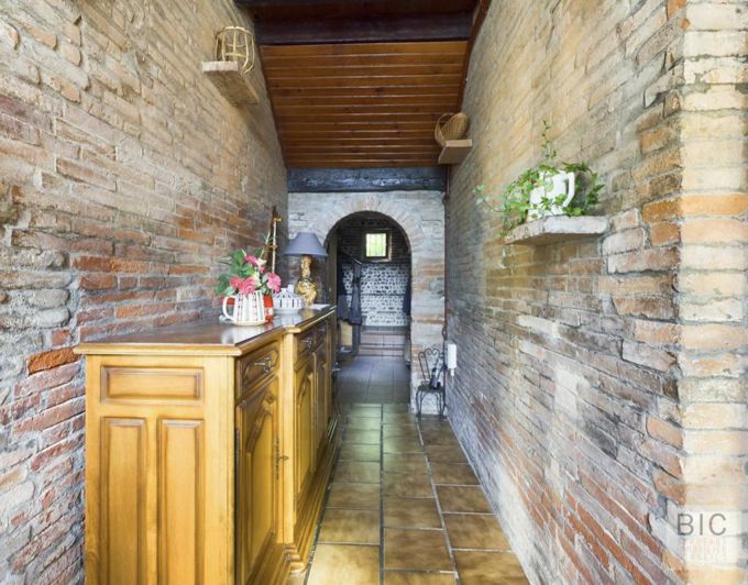 Image No.2-5 Bed House for sale