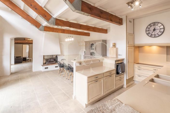 Image No.10-6 Bed House for sale