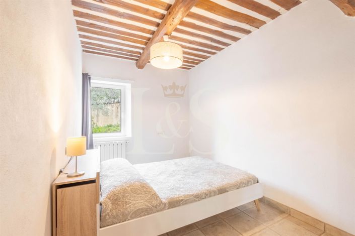 Image No.11-6 Bed House for sale