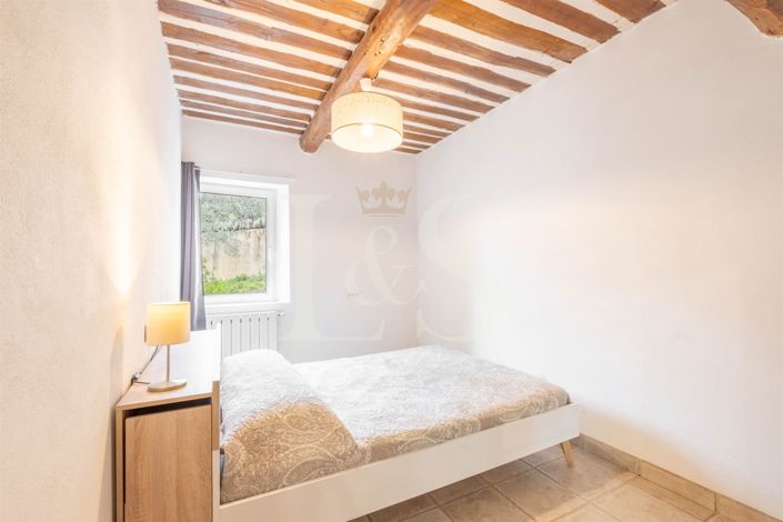 Image No.11-6 Bed House for sale