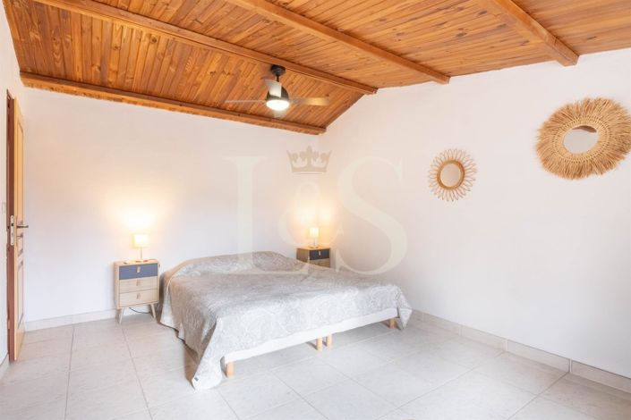 Image No.13-6 Bed House for sale