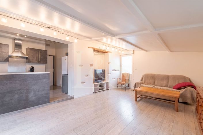 Image No.18-6 Bed House for sale