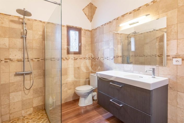 Image No.20-6 Bed House for sale