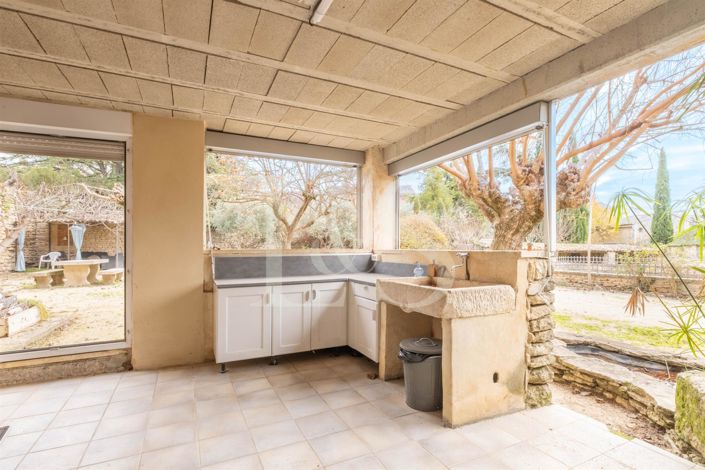 Image No.9-6 Bed House for sale