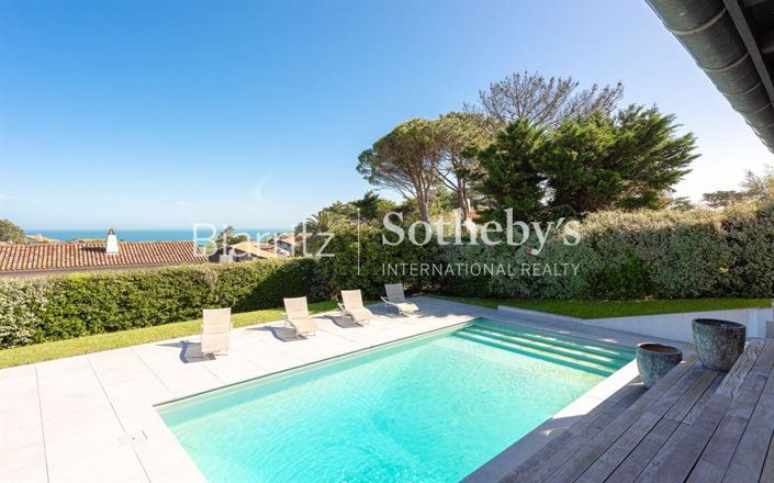 Image No.2-9 Bed Property for sale