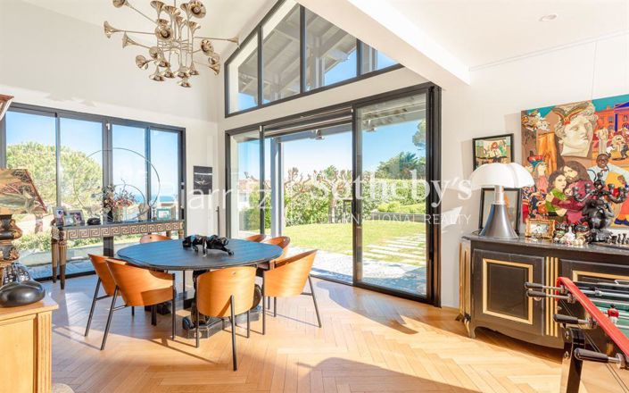 Image No.4-9 Bed Property for sale