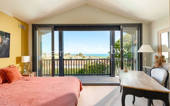 Image No.8-9 Bed Property for sale