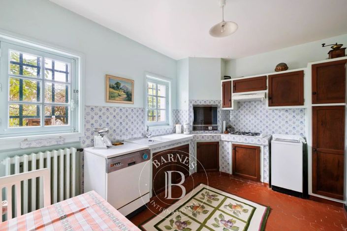 Image No.10-4 Bed House for sale