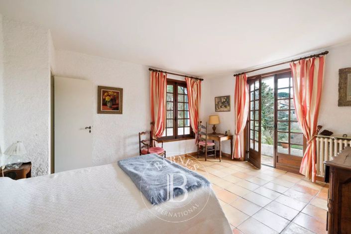 Image No.11-4 Bed House for sale