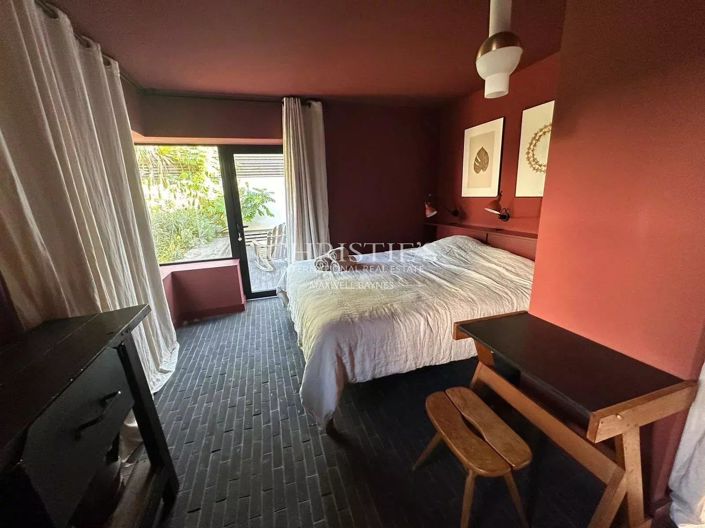 Image No.18-6 Bed House for sale