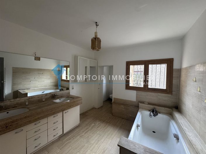 Image No.8-3 Bed House for sale