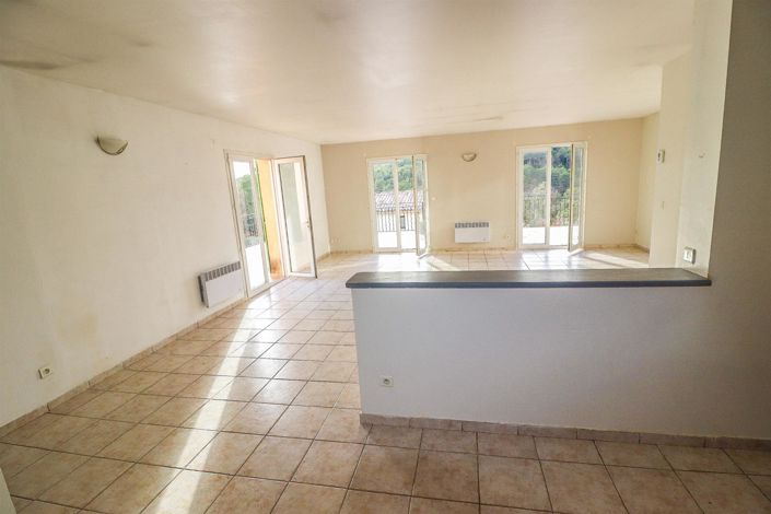 Image No.10-3 Bed House for sale