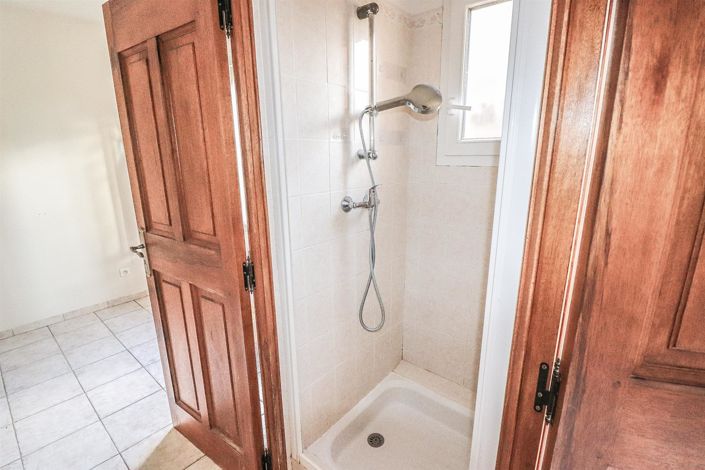 Image No.12-3 Bed House for sale