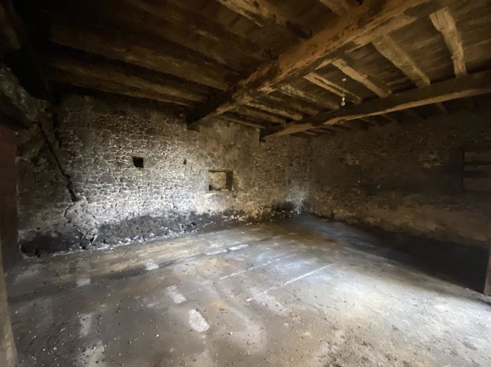 Image No.24-7 Bed House for sale