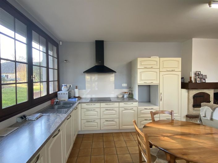 Image No.8-7 Bed House for sale