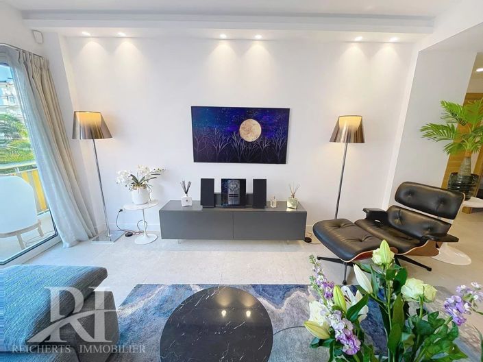 Image No.19-2 Bed Apartment for sale