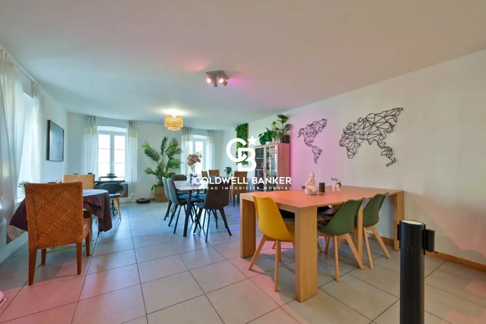 Image No.6-8 Bed House for sale