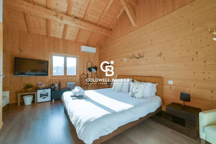 Image No.9-8 Bed House for sale