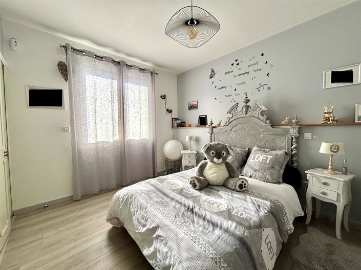 Image No.17-3 Bed House for sale