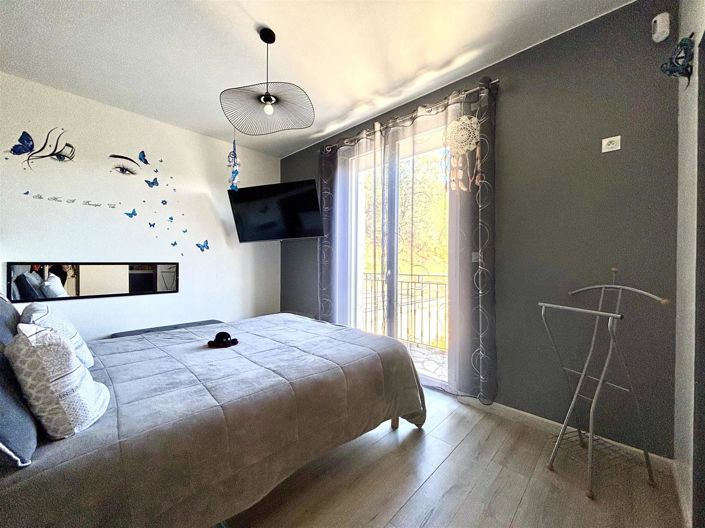 Image No.19-3 Bed House for sale