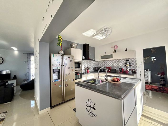 Image No.22-3 Bed House for sale