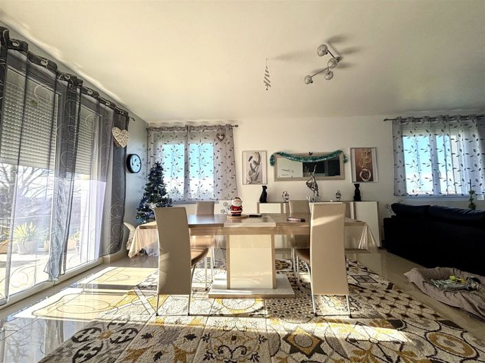 Image No.4-3 Bed House for sale