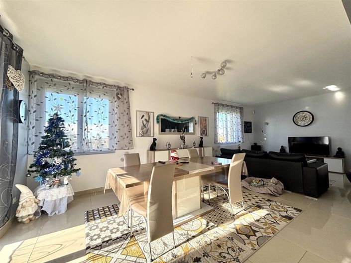 Image No.7-3 Bed House for sale