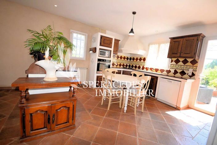 Image No.6-Maison de 4 chambres à vendre à Saint-Cézaire-sur-Siagne