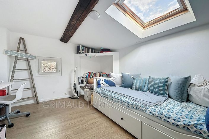 Image No.16-5 Bed House for sale