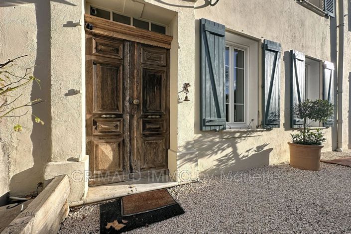 Image No.2-5 Bed House for sale