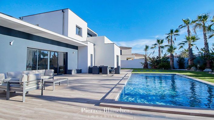 Image No.10-4 Bed House for sale