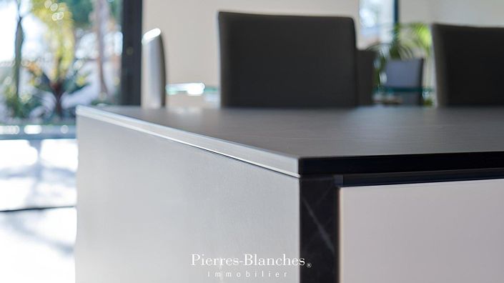 Image No.6-4 Bed House for sale