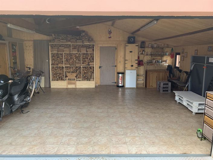 Image No.21-4 Bed House for sale