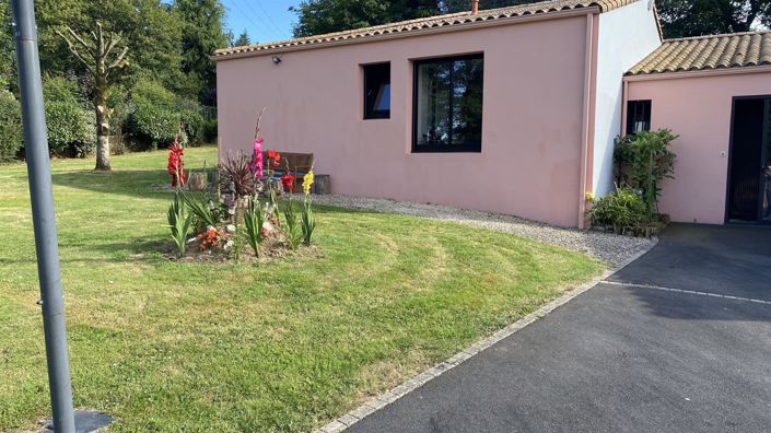 Image No.8-4 Bed House for sale