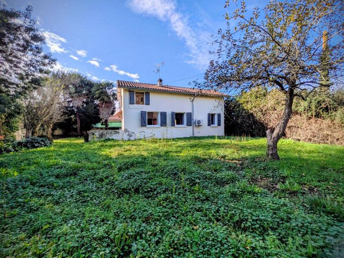 Image No.10-3 Bed House for sale